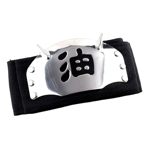 Bandeau frontal de ninja Naruto en tissu noir avec un symbole argenté "油" en kanji noir.