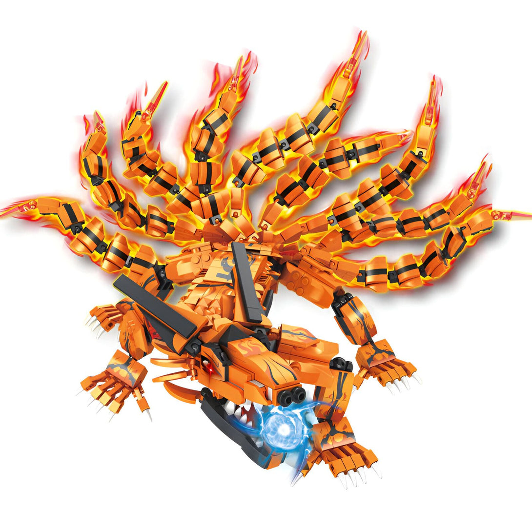 Modèle de construction en briques du démon renard à neuf queues Kurama de Naruto, avec ses neuf queues enflammées et son corps orange et noir.