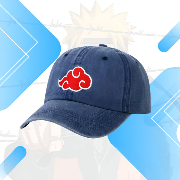 Casquette de baseball bleue en coton avec un nuage rouge brodé, symbole de l'Akatsuki, le groupe d'antagonistes dans l'anime et manga Naruto.