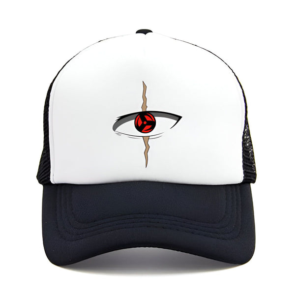 Casquette de baseball blanche et noire avec un imprimé de l'oeil de Sharingan de Naruto.
