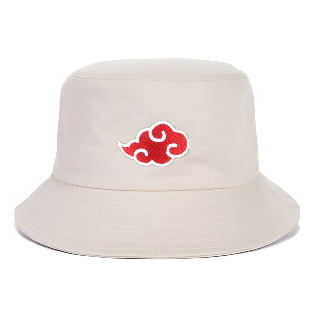 Casquette beige en toile avec un nuage rouge brodé, symbole emblématique de l'univers de Naruto.