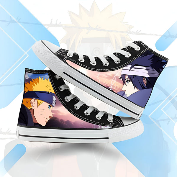 Chaussures basses en toile noires avec des personnages de l'anime Naruto, Sasuke et Naruto, sur un fond de ciel crépusculaire.  Les chaussures sont de haute qualité et parfaites pour les fans de Naruto.