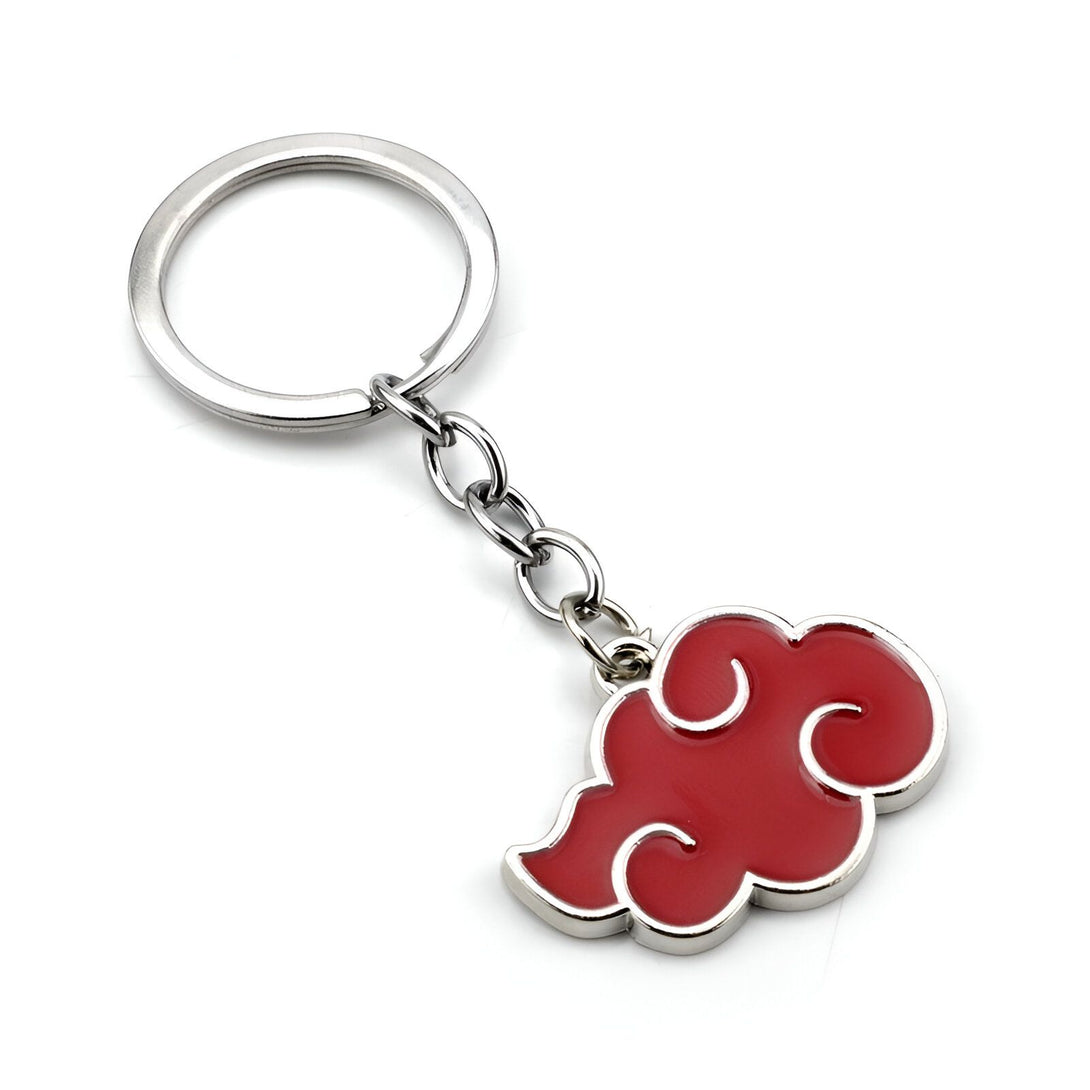Porte-clés en métal argenté avec un nuage rouge, symbole emblématique de l'anime Naruto.