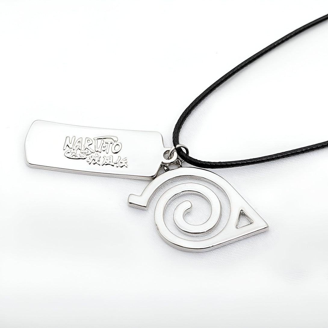 Collier Naruto avec pendentif en forme de symbole du village caché de Konoha et plaque avec inscription "Naruto".