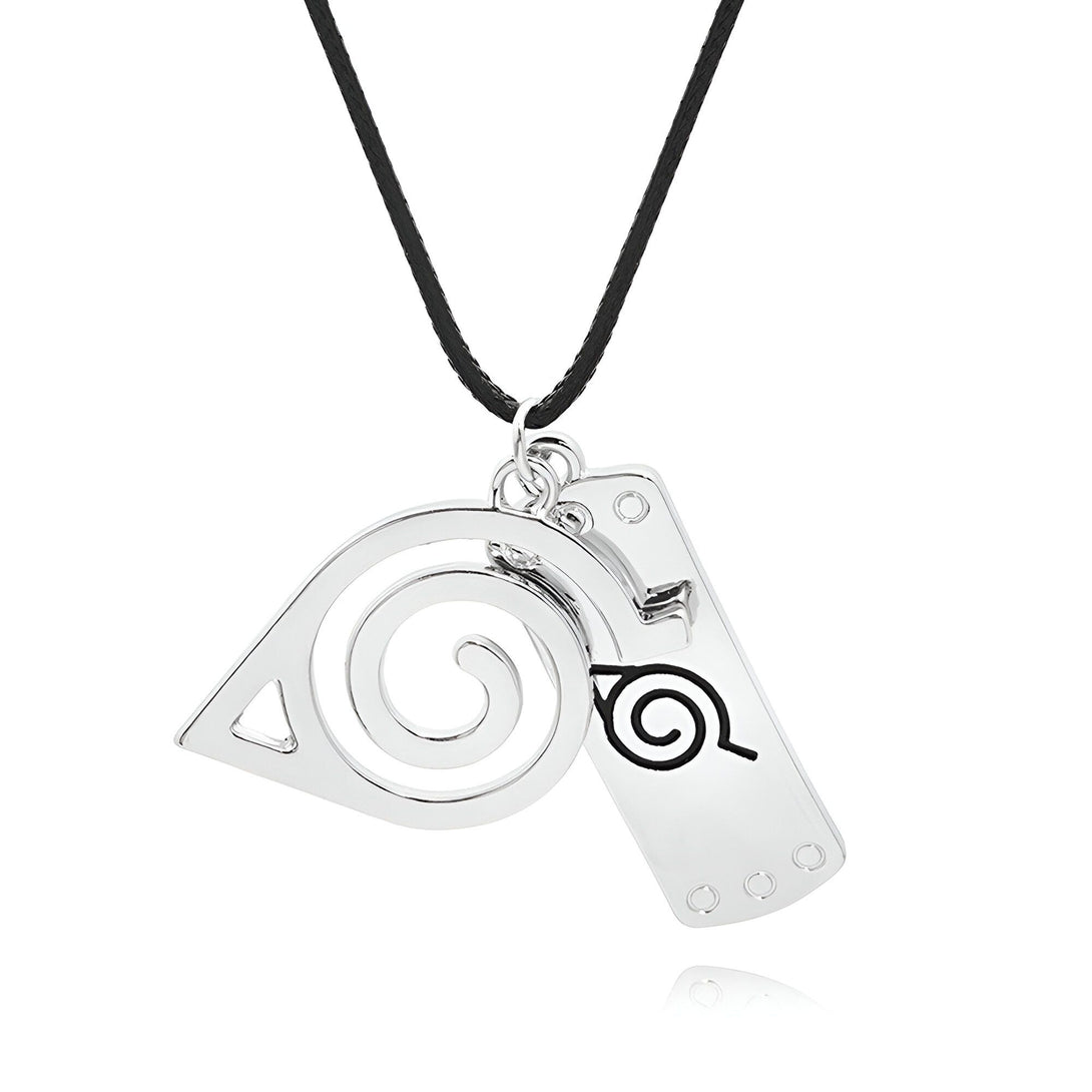 Collier en argent avec un pendentif représentant le symbole du village caché de Konoha, connu sous le nom de "Hokage", issu de l'anime Naruto.