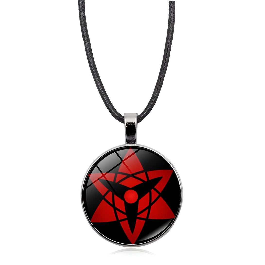 Collier avec pendentif représentant le Sharingan de Kakashi Hatake, un symbole iconique de l'univers Naruto. Ce collier est un accessoire parfait pour les fans de l'anime.