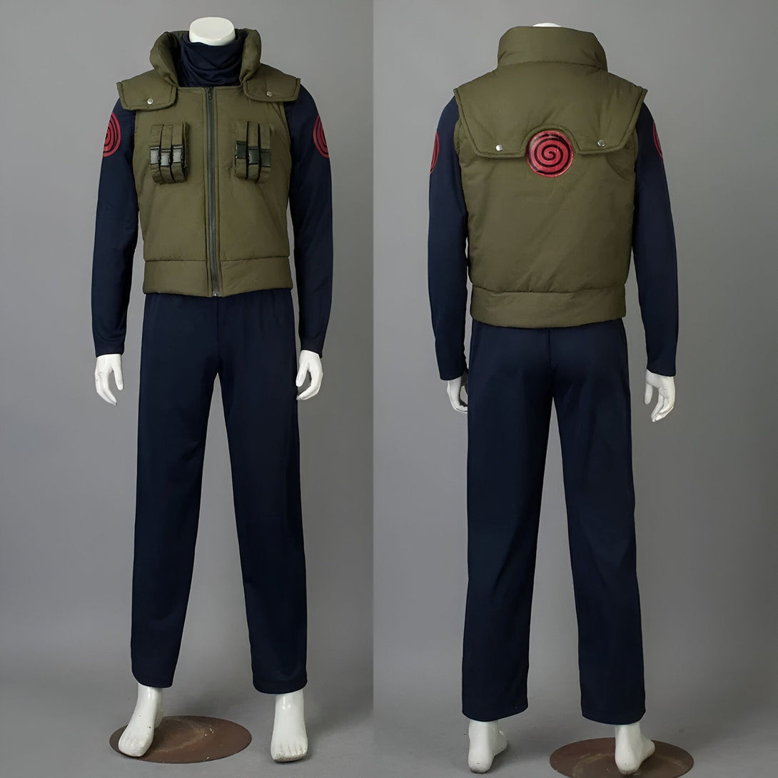 Costume Naruto Shippuden - Gilet et pantalon vert et noir avec le symbole du village de Konoha sur la poitrine.