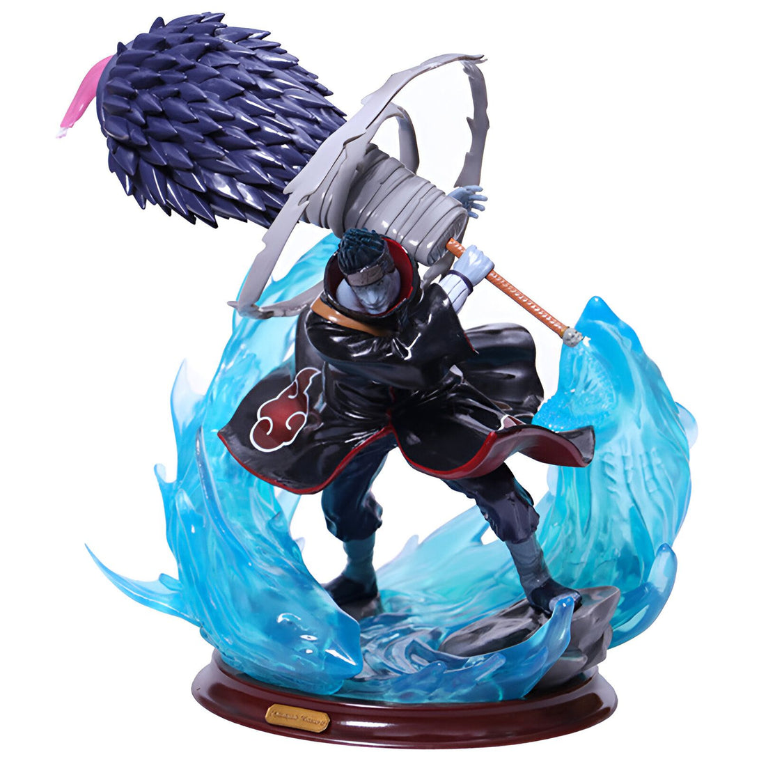 Figur de collection de Naruto Shippuden représentant Kisame Hoshigaki, portant son haori Akatsuki et tenant son Samehada, dans une pose dynamique au milieu de vagues d'eau.