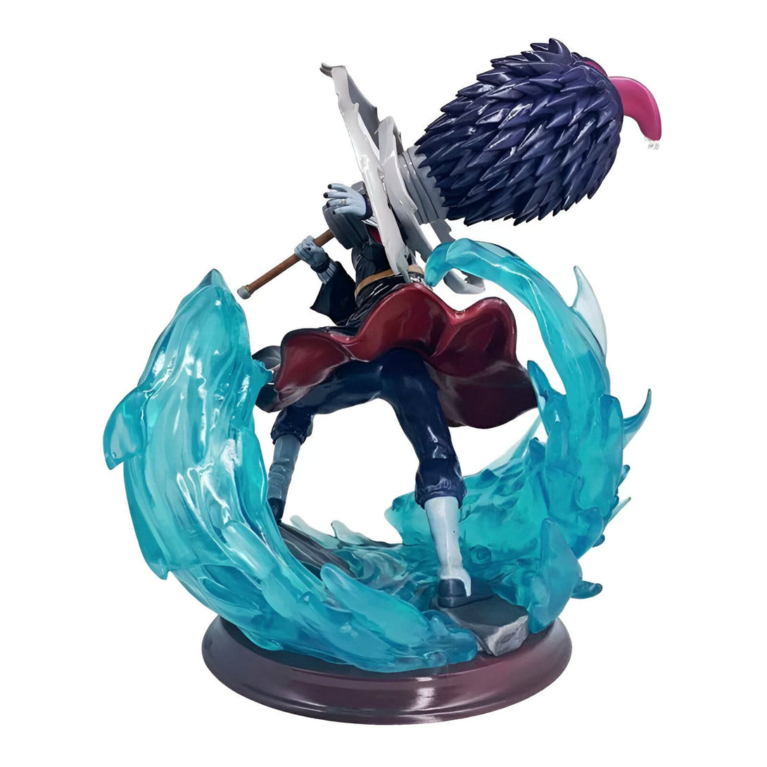 Figur de collection Naruto représentant Kisame Hoshigaki, un membre de l'Akatsuki, en action avec son sabre Samehada. La figurine est représentée sur une base en forme de vagues bleues.