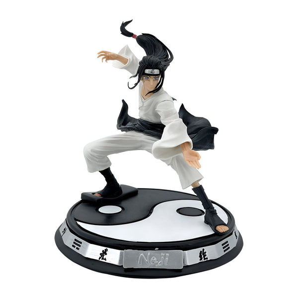 Figurines de collection Naruto - Neji Hyuga en posture de combat sur un socle Yin-Yang avec son nom en kanji.