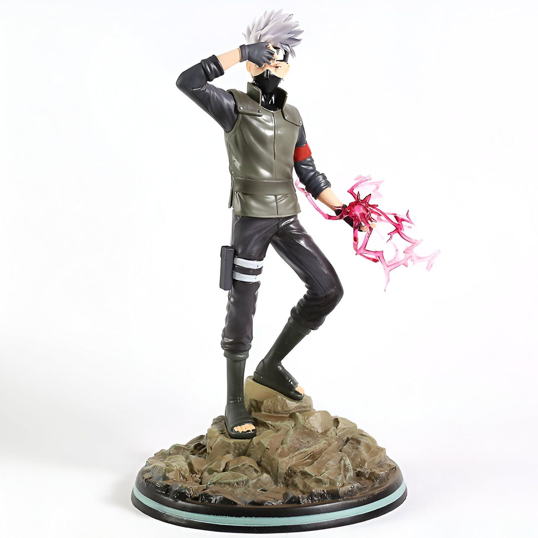 Figure de collection de Kakashi Hatake de Naruto, portant sa tenue classique et son masque, tenant un éclair rose.