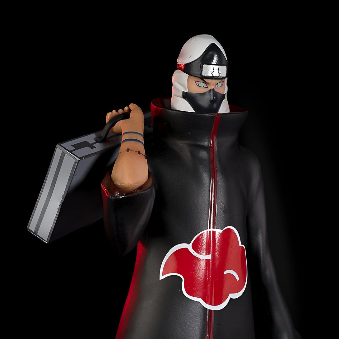 Figure de collection de Pain, un personnage important de l'univers de Naruto, portant son costume emblématique noir avec le symbole Akatsuki rouge.