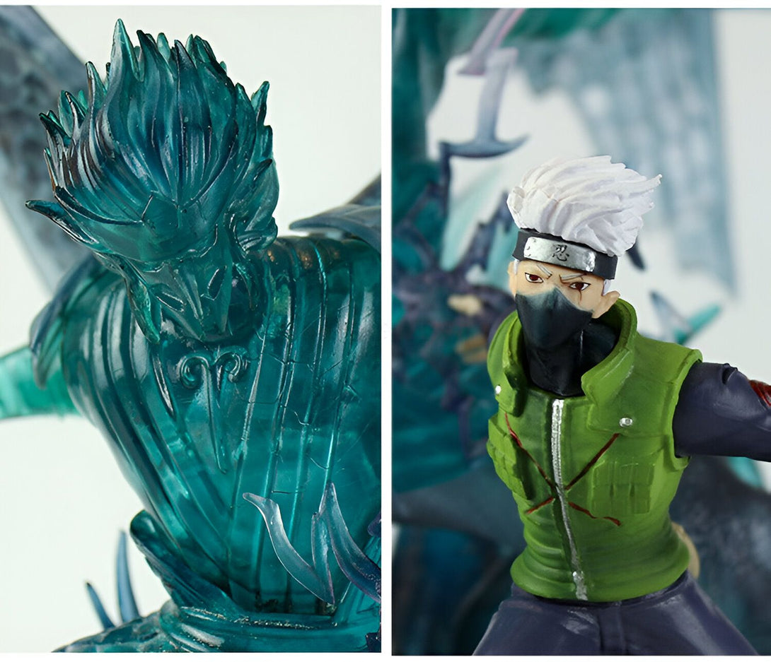 Statue de Kakashi Hatake en mode Sharingan, une figurine de collection Naruto avec une finition transparente et un costume de ninja vert.