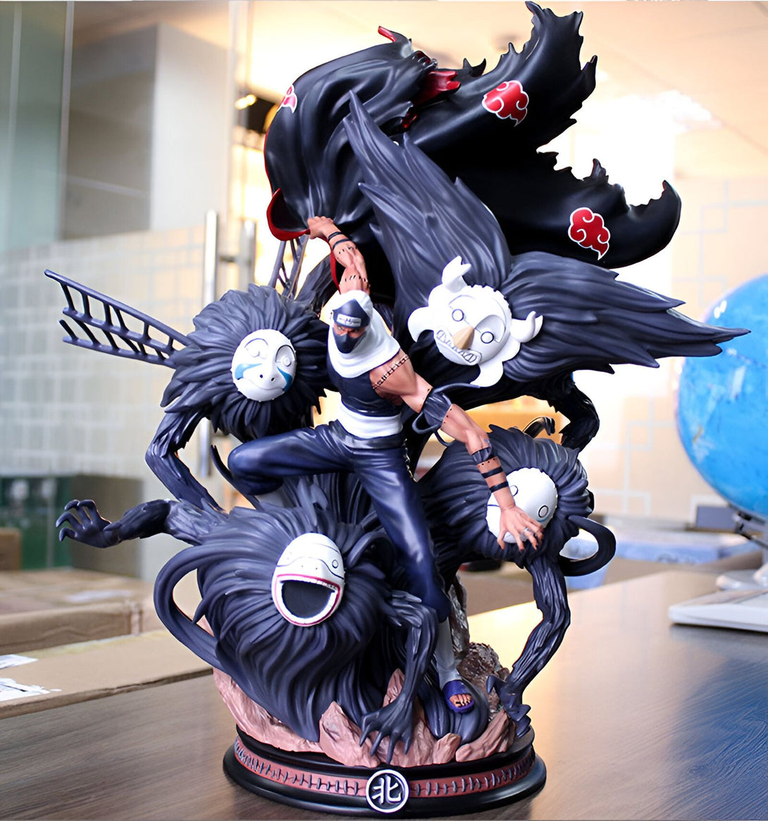 Statue de Obito Uchiha avec ses Six Chemins de Pain, en provenance de l'univers de Naruto. Cette figurine est une œuvre d'art détaillée qui capture l'intensité et la puissance du personnage.