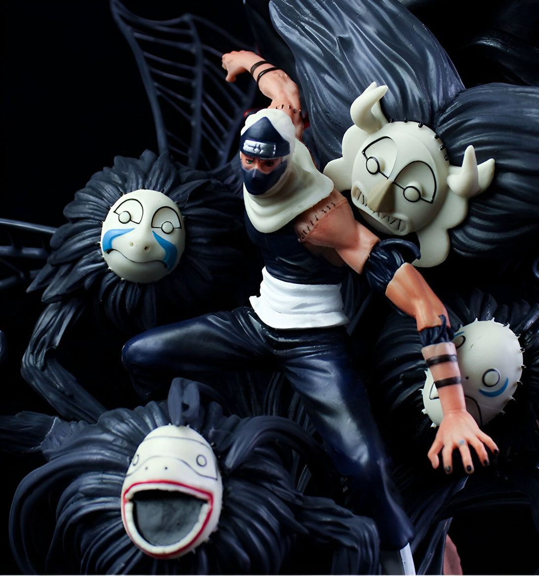 Figurines Naruto Shippuden de Hidan, le membre d'Akatsuki, entouré de ses Six Chemins de Peine, créatures de chakra.