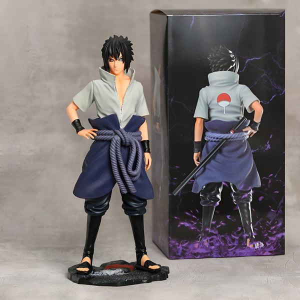 Figurine de collection de Naruto Uzumaki dans sa tenue de l'équipe 7. La figurine est en position de combat, regardant vers l'avant. Elle est accompagnée de son katana et de son bandeau frontal emblématique.  La figurine est vendue dans une boîte avec un design noir et violet.