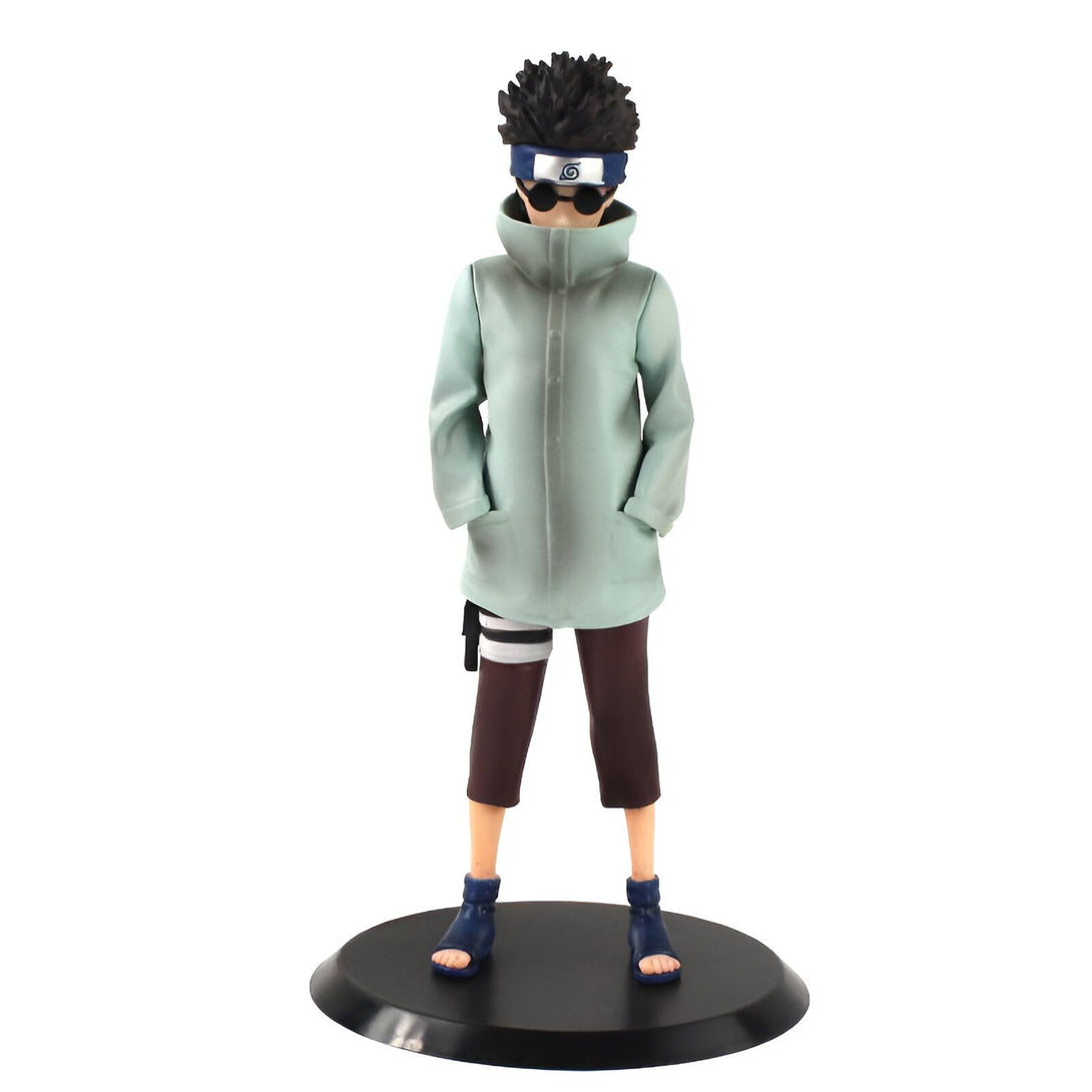 Figur de Naruto Shippuden représentant Kakashi Hatake, portant son emblématique veste verte et ses lunettes de soleil, prêt à affronter ses ennemis.
