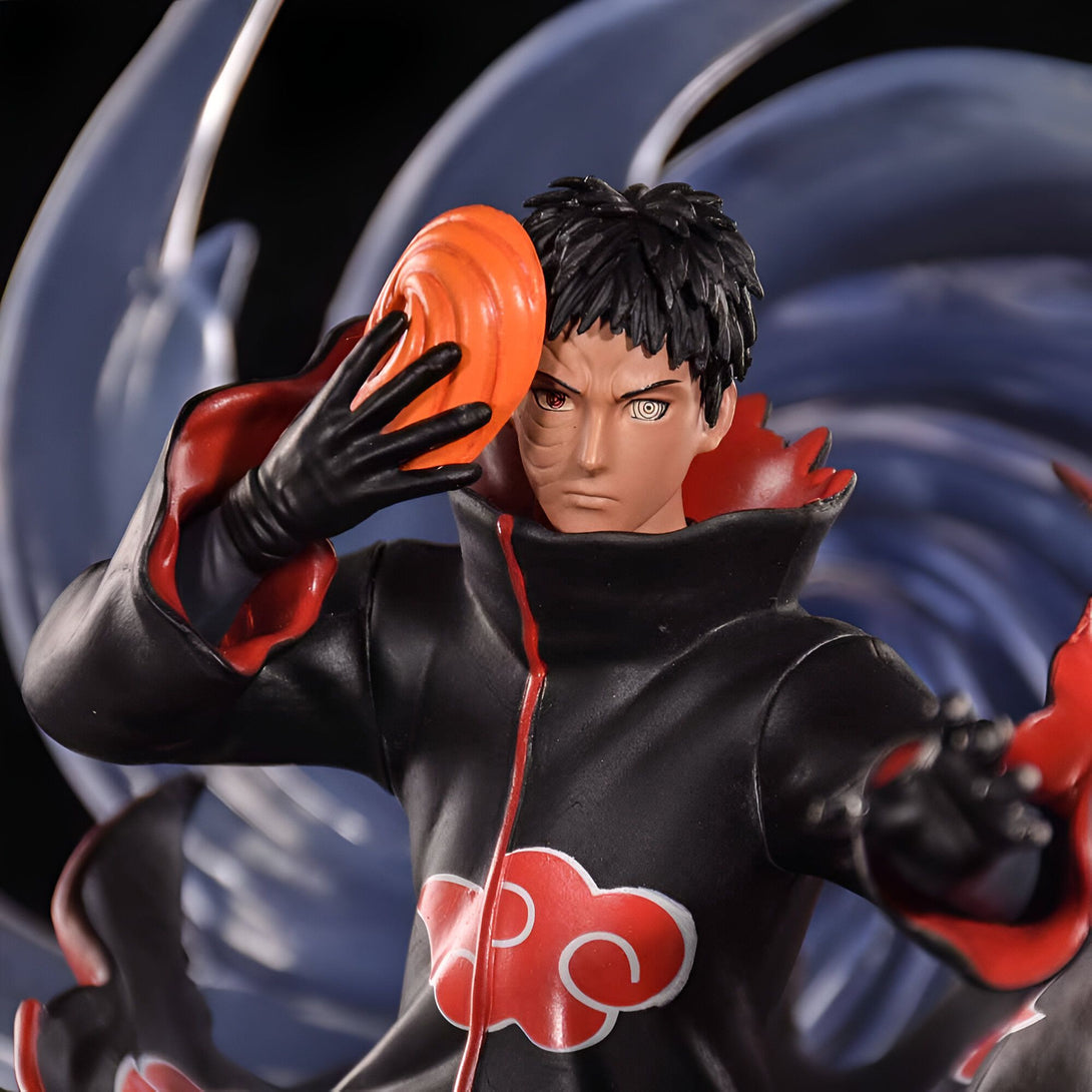 Figure de collection de Pain, un personnage important de la série Naruto.  Pain porte son masque emblématique et son manteau rouge emblématique.  Un cadeau idéal pour les fans de Naruto.
