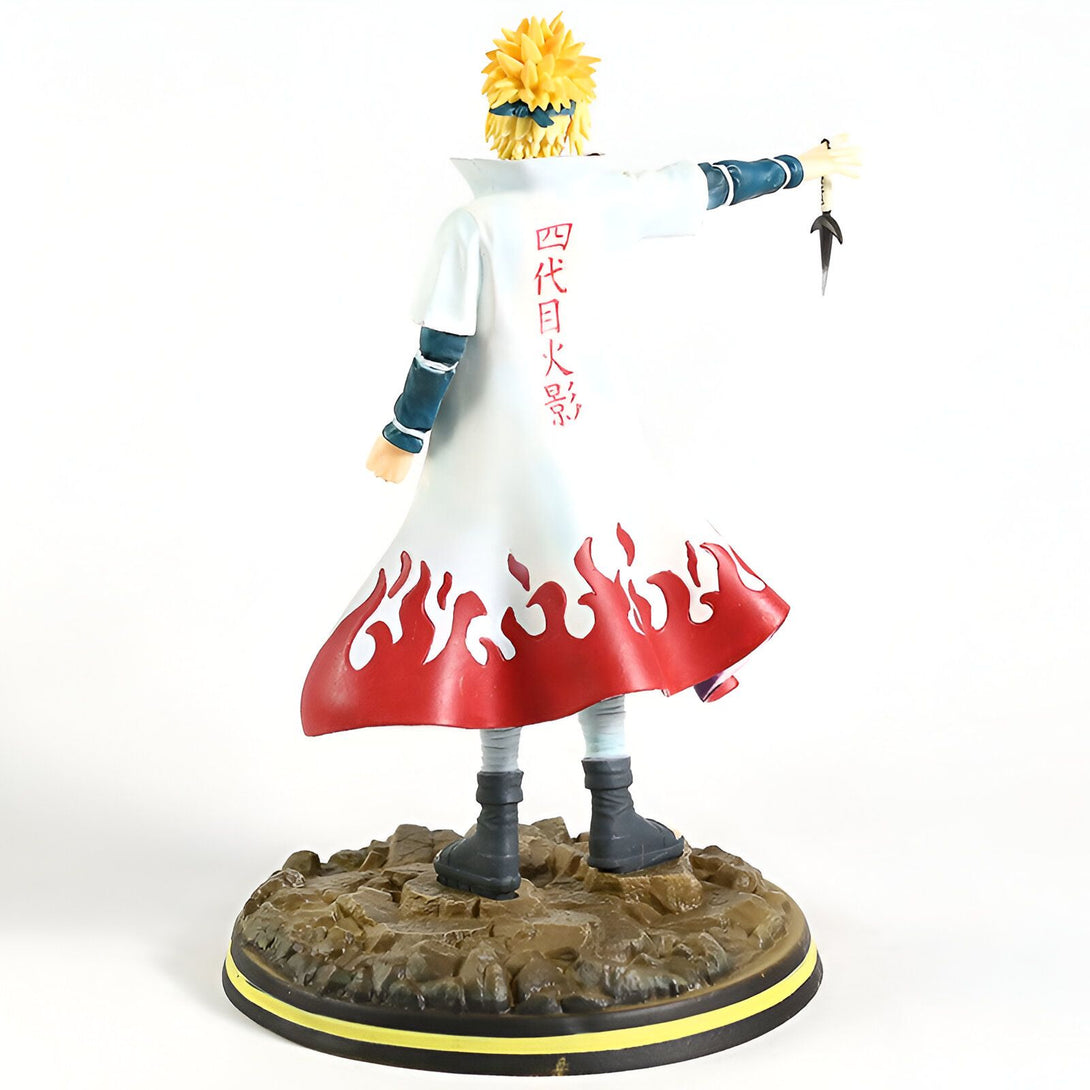 Figure de collection de Naruto représentant Minato Namikaze, le quatrième Hokage, portant son emblématique manteau blanc avec des flammes rouges et tenant son kunai.