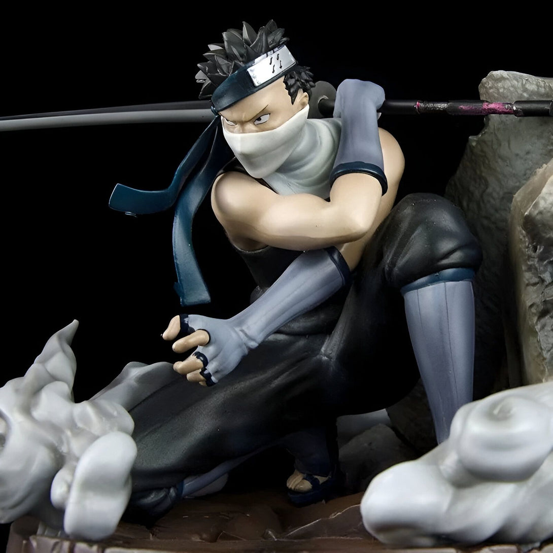 Figurines Naruto Shippuden en PVC, représentant Kakashi Hatake avec son masque, son bandeau frontal et sa tenue de ninja, se tenant devant un rocher avec des effets de fumée.
