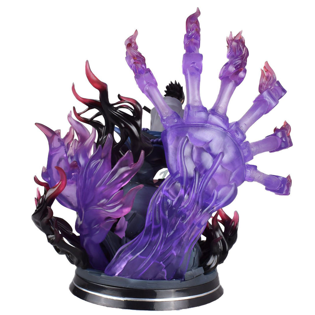 Figur de collection de Naruto représentant Sasuke dans son mode Rinnegan, avec des flammes violettes et un Susanoo de flammes violettes.