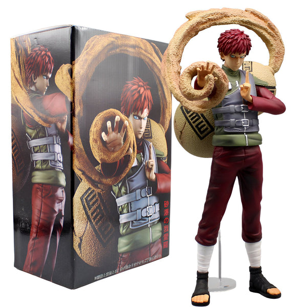 Figure de Gaara de Naruto Shippuden avec son sable. Le personnage est représenté dans sa tenue de ninja, tenant son sable avec ses mains. Il est livré dans une boîte illustrant le personnage.