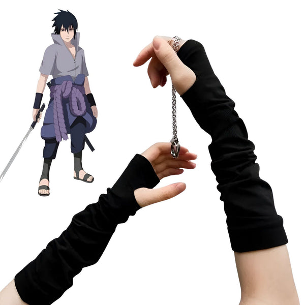 Gants noirs sans doigts pour cosplay Naruto avec collier en argent.