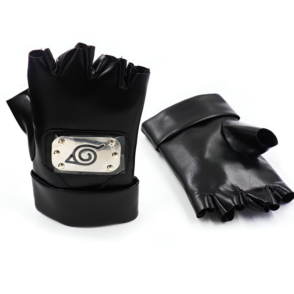 Une paire de gants noirs en cuir sans doigts avec le logo de Konoha sur l'un des gants. Les gants sont parfaits pour les fans de Naruto.