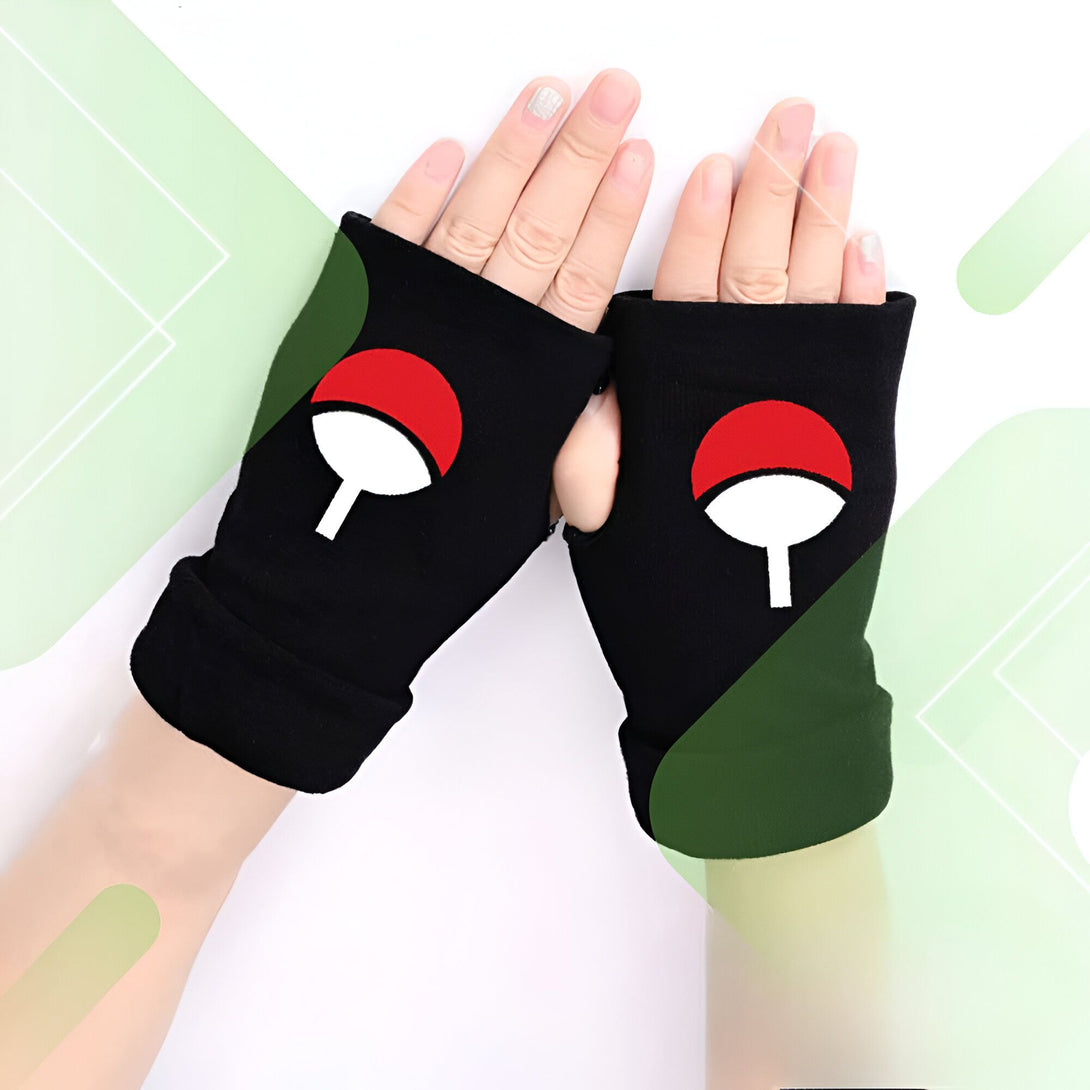 Une paire de mitaines noires avec le symbole du Sharingan de Naruto imprimé sur chaque mitaine.