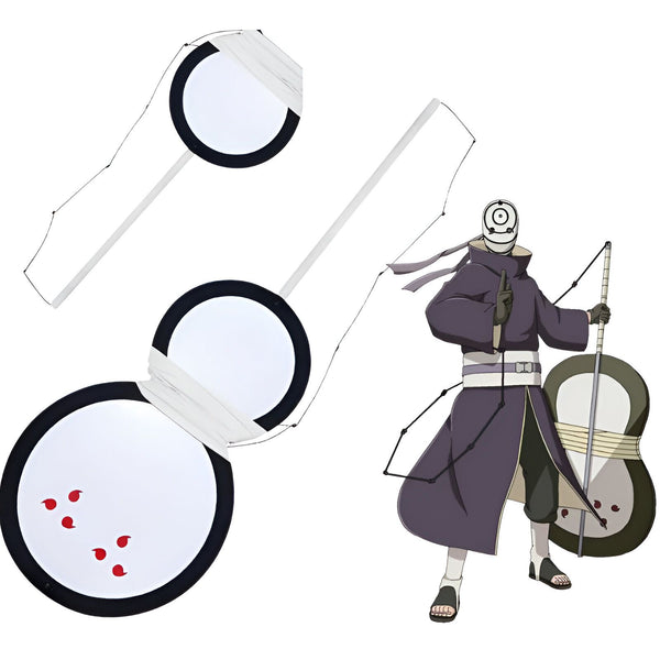 L'image montre un personnage de l'anime Naruto, Pain, tenant ses armes emblématiques, les Six Chemins de la Peine. Ces armes sont des armes blanches à lames en forme de disque qui sont connectées par un fil. Chaque disque porte le symbole du Rinnegan, un œil de Sharingan à six points. Les Six Chemins de la Peine représentent les Six Chemins du Monde Extérieur, un concept bouddhiste qui représente les six sphères d'existence.