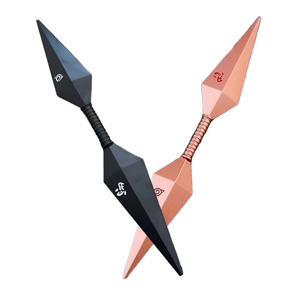 Deux kunaïs Naruto, l'un noir et l'autre rose, croisés avec le symbole du village caché de Konoha.