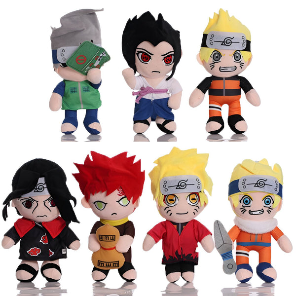 Six peluches de personnages Naruto : Kakashi, Sasuke, Naruto, Gaara, Itachi et un autre Naruto. Ces adorables peluches sont parfaites pour les fans de Naruto.