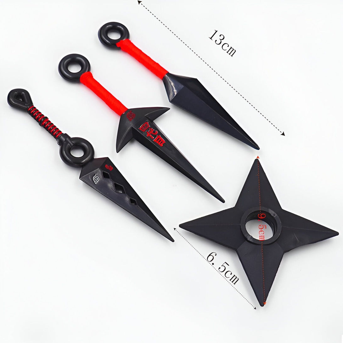 Ensemble de 4 kunaï et shuriken de Naruto, parfait pour les fans de l'anime. Les kunaï mesurent 13 cm de long et le shuriken mesure 6,5 cm de diamètre.