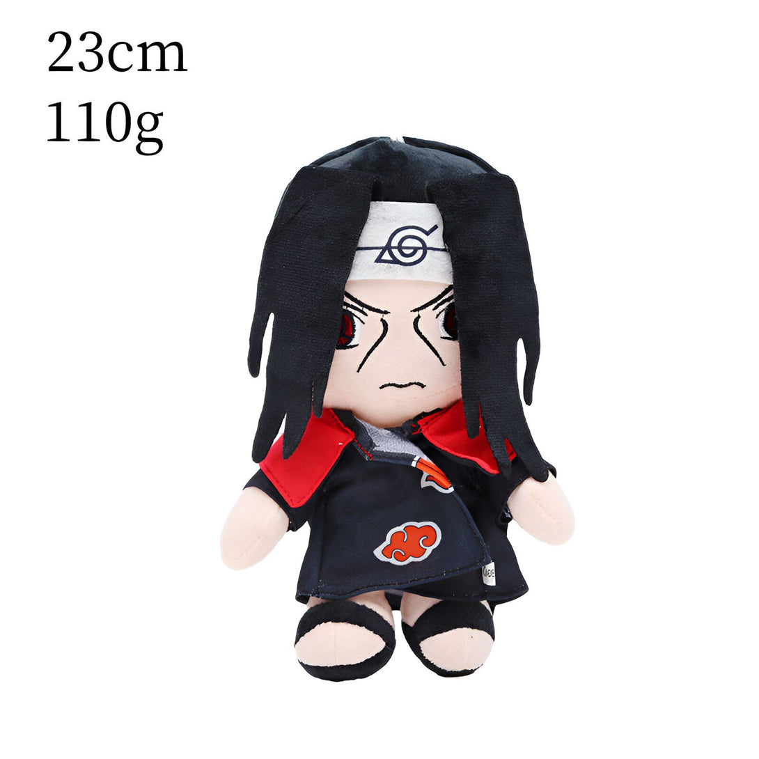Peluche de Itachi Uchiha de Naruto, de 23 cm et 110 g, portant son emblématique tenue noire et rouge avec le symbole de son clan sur la poitrine.