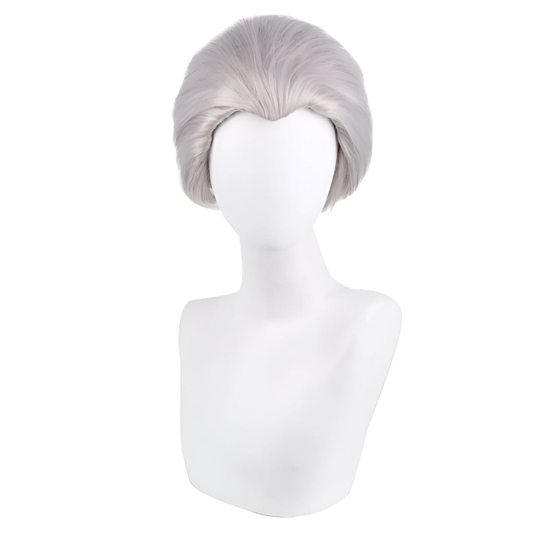Perruque grise courte et bouclée sur un mannequin de tête. Idéale pour les cosplays de Naruto !