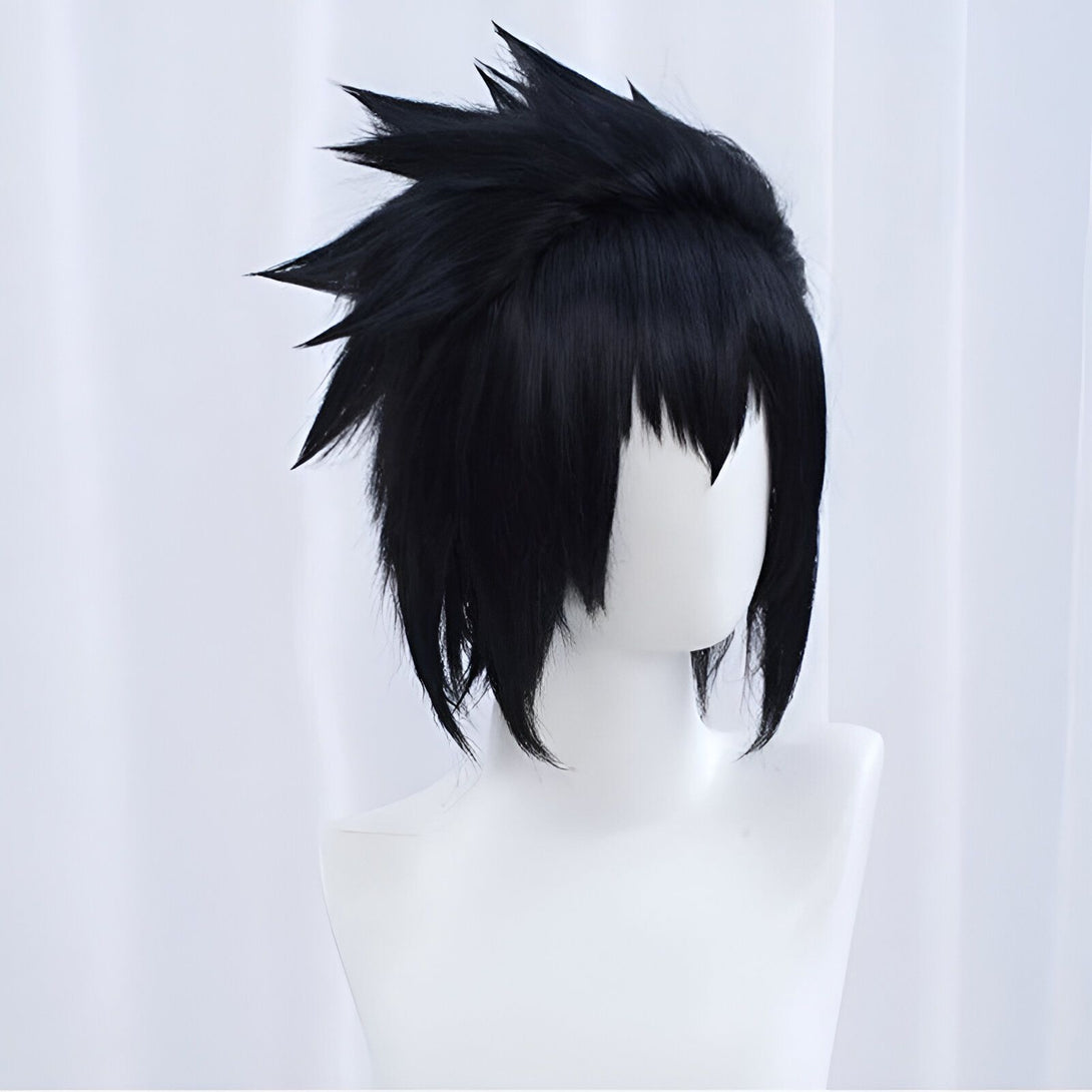 Perruque noire courte pour cosplay, ressemblant à la coiffure de Sasuke Uchiha de l'anime Naruto.
