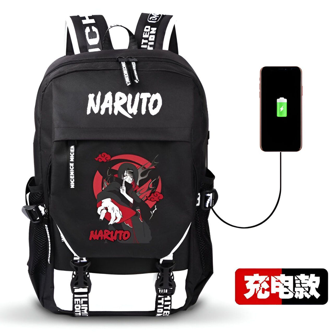 Sac à dos noir avec un motif Naruto. Le sac à dos a un port USB pour charger un téléphone portable.  Le sac à dos a des bretelles ajustables et une fermeture éclair. Il est parfait pour les fans de Naruto.