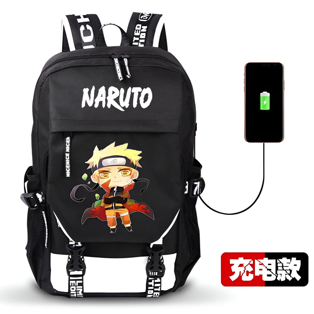 Sac à dos noir avec l'inscription "Naruto" et un dessin de Naruto en version chibi. Le sac dispose d'un port USB pour charger un téléphone portable, le câble de charge est inclus.  Le sac à dos est parfait pour les fans de Naruto.