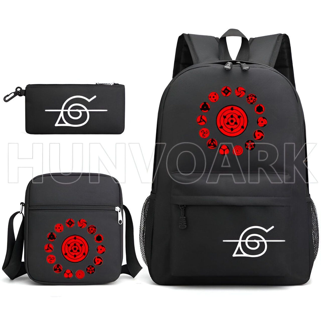 Un ensemble de trois sacs à dos et une trousse à crayons avec des motifs Naruto, notamment le symbole de Konoha et le Sharingan.