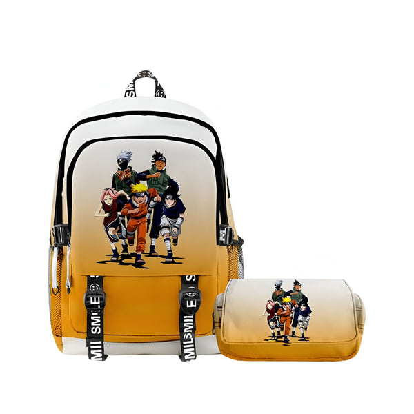 Sac à dos et trousse de maquillage Naruto avec les personnages principaux de l'anime : Naruto, Sasuke, Sakura, Kakashi et Shikamaru. Les sacs sont jaunes et blancs avec des détails noirs.