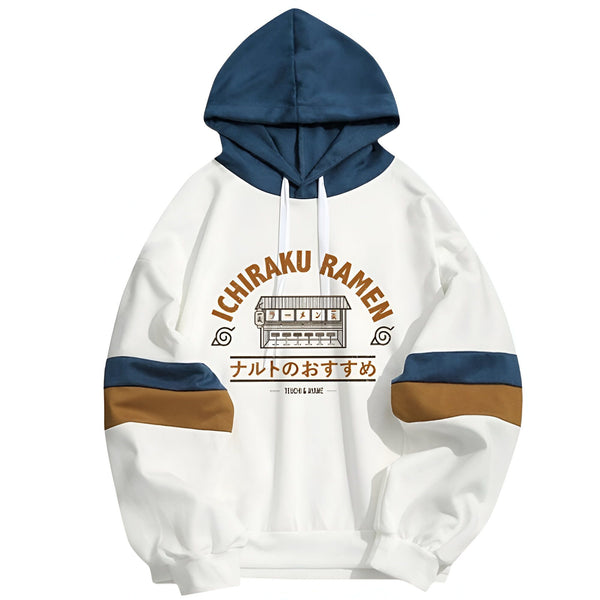 Sweat-shirt à capuche blanc avec un imprimé Ichiraku Ramen en brun, le logo Naruto et le texte "Naruto's recommandation" en japonais. Les manches sont bleu marine et marron.