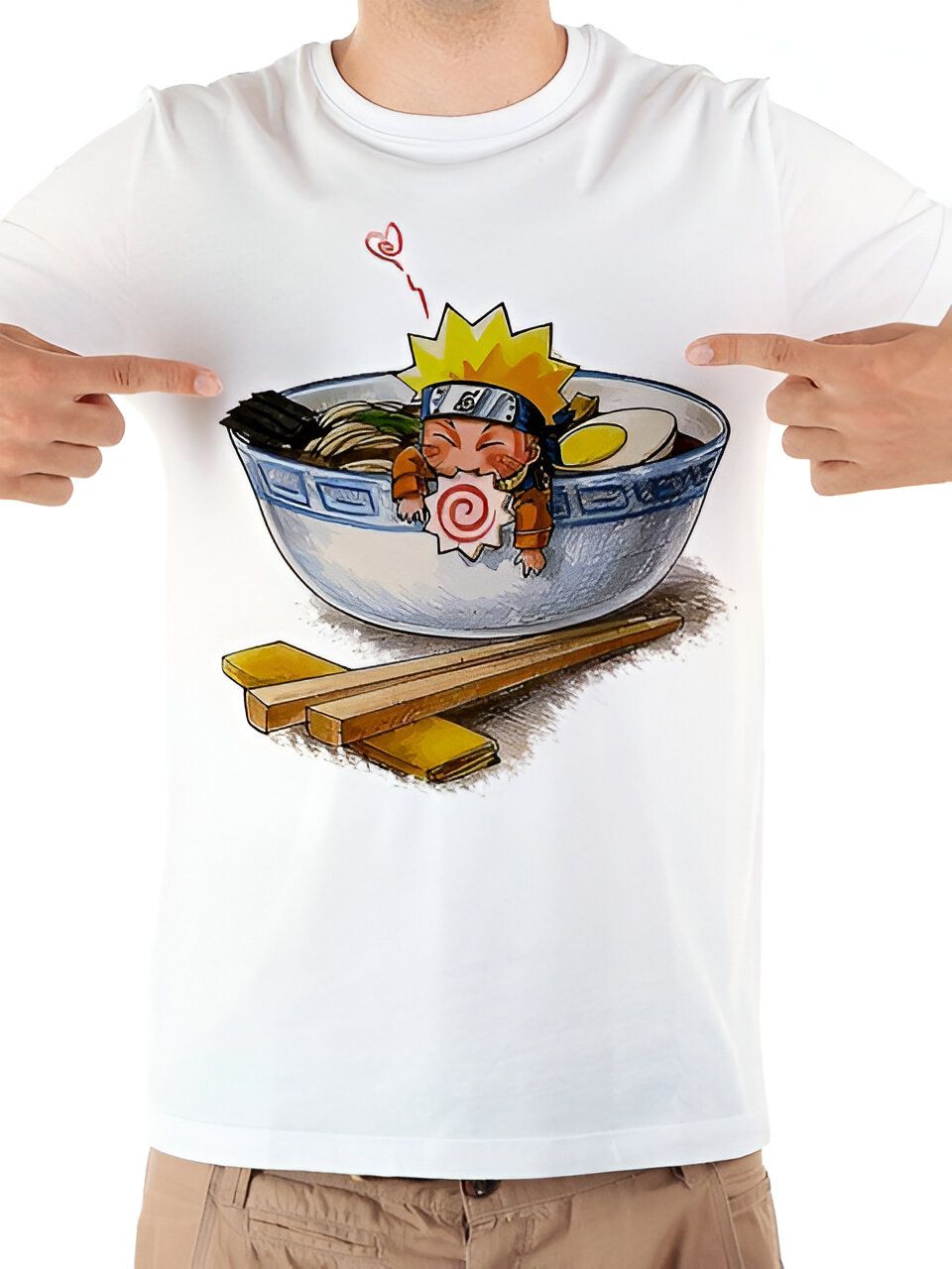 Un t-shirt blanc avec un dessin de Naruto, le personnage de l'anime Naruto, plongeant dans un bol de ramen.  Naruto porte sa tenue orange et son bandeau frontal.  Il est représenté avec des baguettes à côté du bol.  Le t-shirt est parfait pour les fans de Naruto.