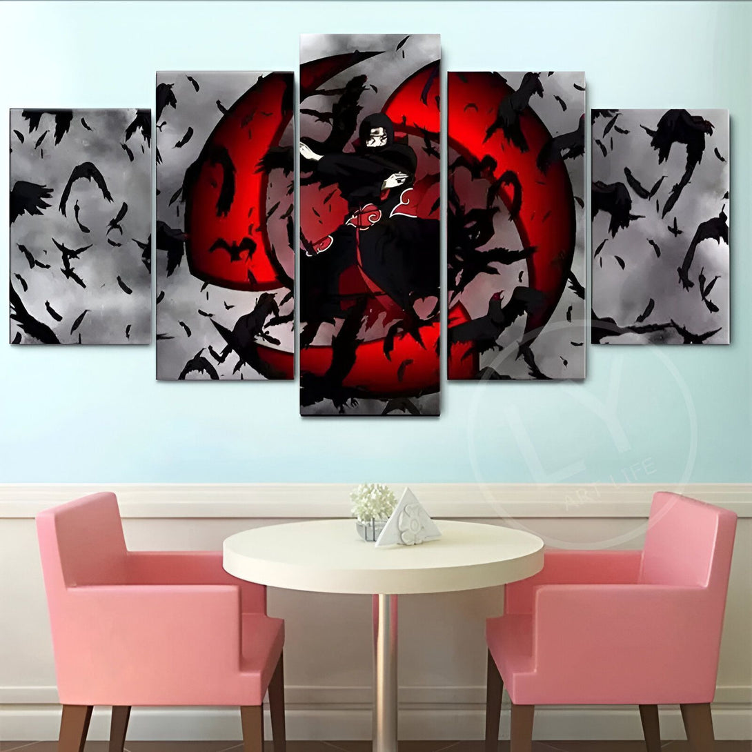 Tableau mural en 5 parties représentant le personnage d'anime Sasuke Uchiha de Naruto, avec son Sharingan activé, entouré de corbeaux noirs et son symbole rouge.