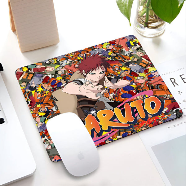 Sous-main de souris Naruto avec un design coloré représentant le personnage de Gaara et le logo "Naruto" en gros plan.