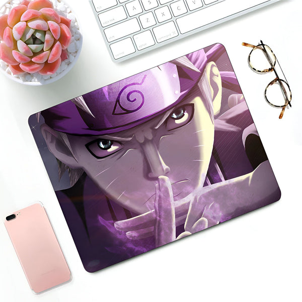 Sous-main de souris Naruto avec une image de Naruto Uzumaki dans son costume de Hokage.