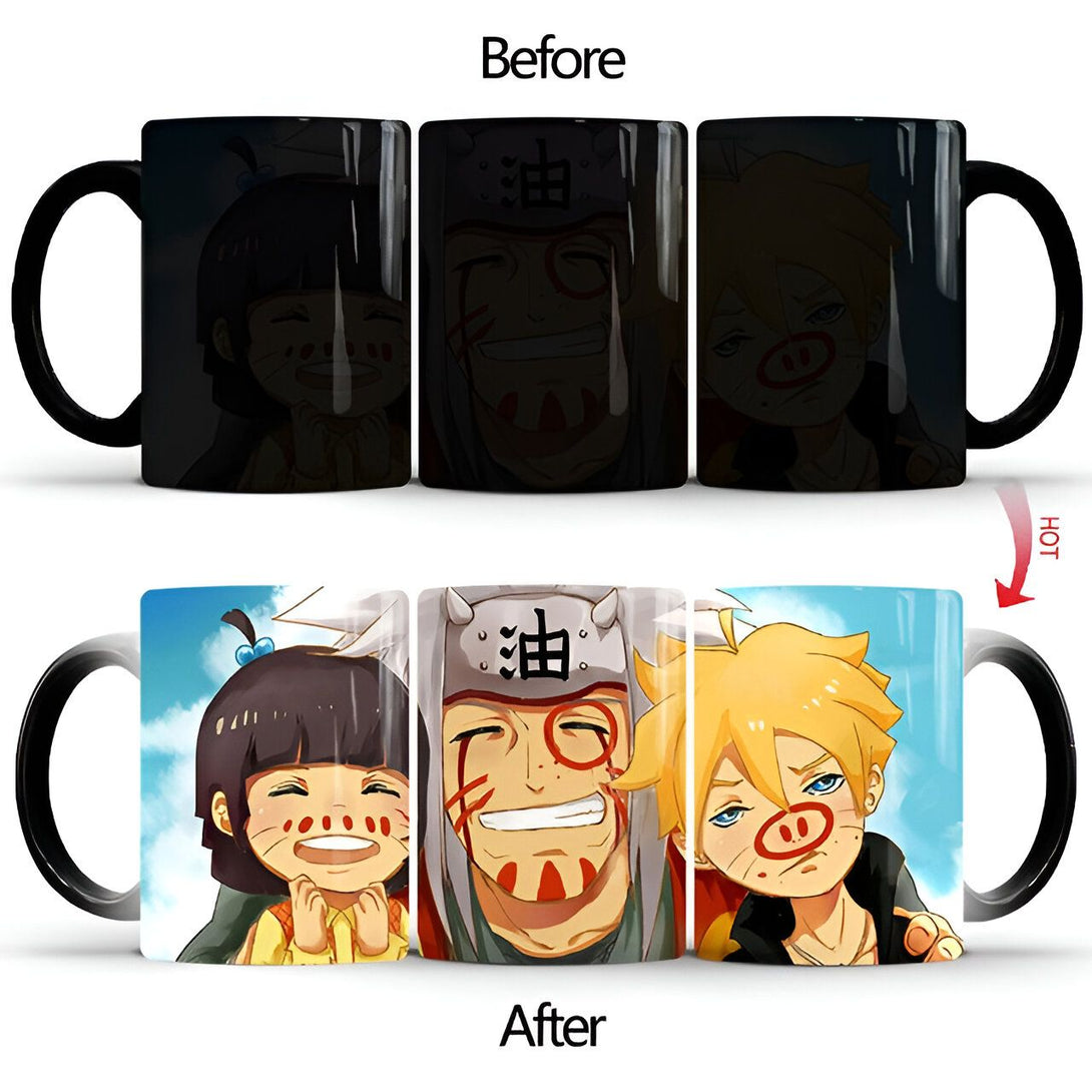 Tasse magique Naruto avec image cachée de Naruto, Hinata et Jiraiya. Lorsque la tasse est froide, elle est noire et ne révèle pas l'image. Lorsqu'elle est remplie d'une boisson chaude, l'image des personnages apparaît.
