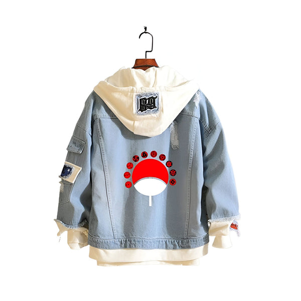 Veste en jean bleue avec une capuche blanche et un motif rouge et blanc du Sharingan de Kakashi Hatake au dos.